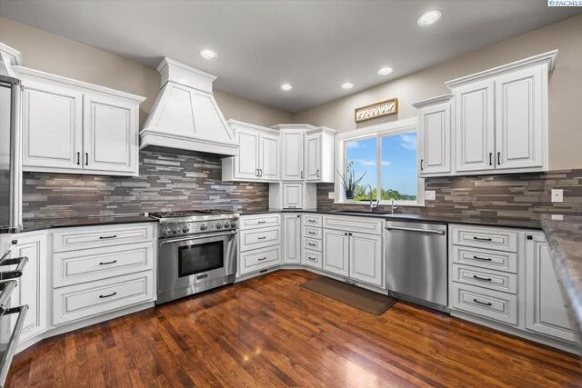 Picture of Home For Sale in Kennewick, Washington, United States