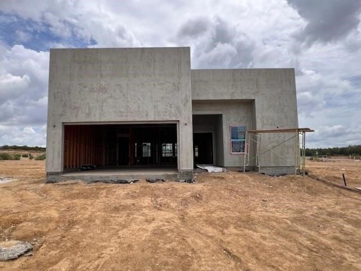 Picture of Home For Sale in Laredo, Texas, United States