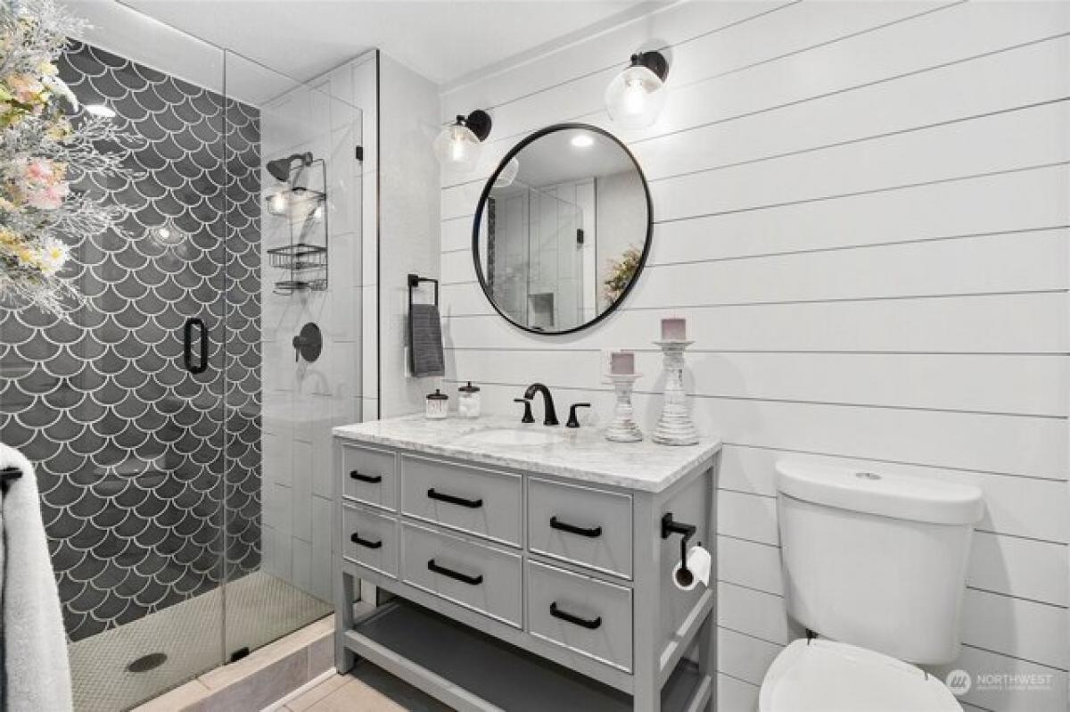 Picture of Home For Sale in Bonney Lake, Washington, United States