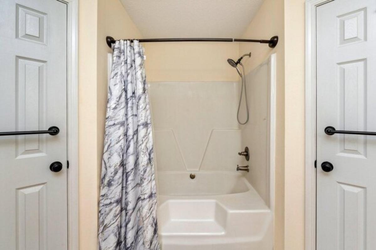 Picture of Home For Sale in Crestview, Florida, United States