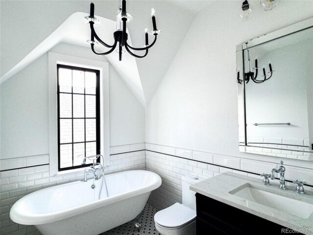 Picture of Home For Sale in Denver, Colorado, United States