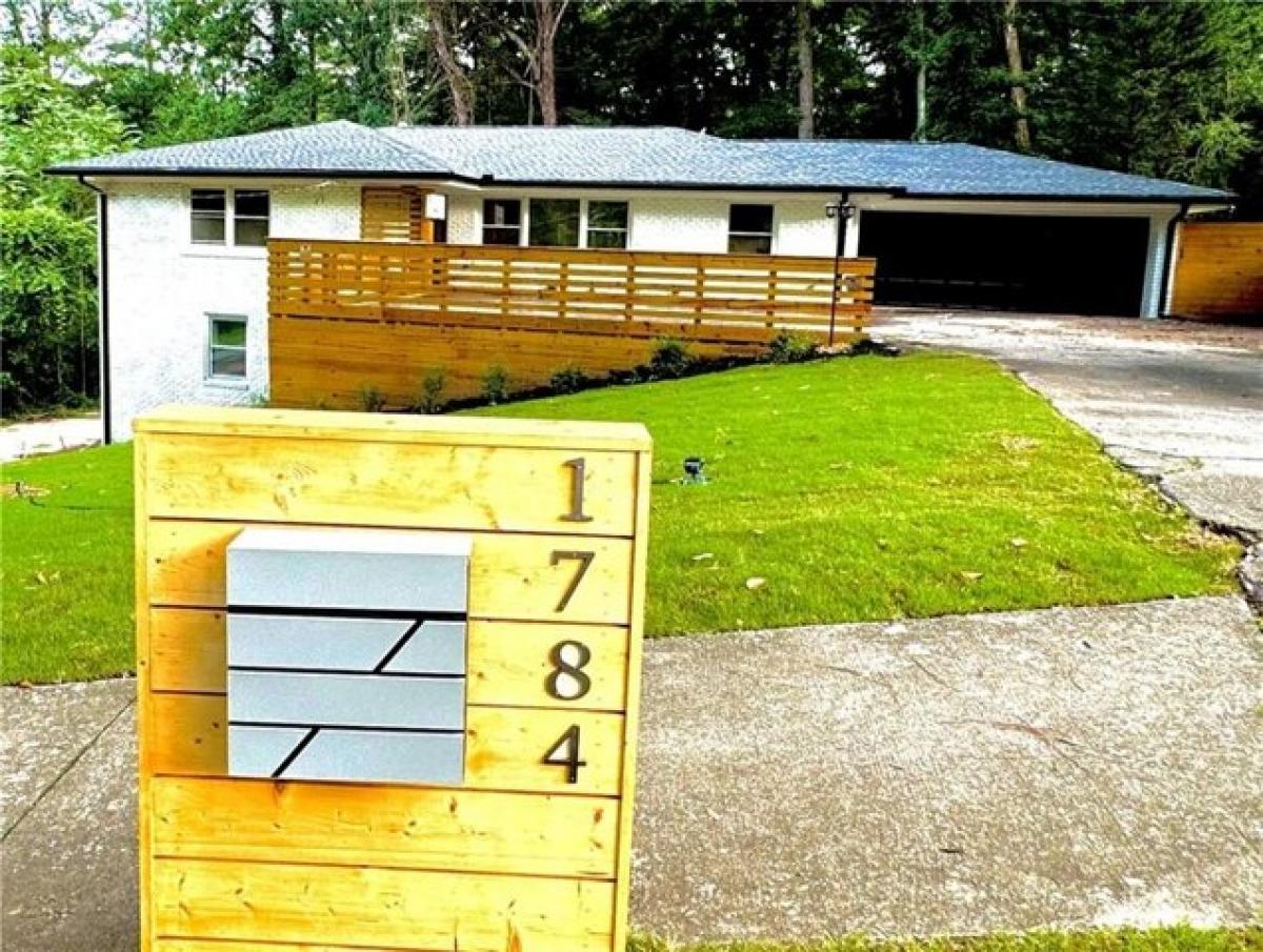 Picture of Home For Sale in Decatur, Georgia, United States