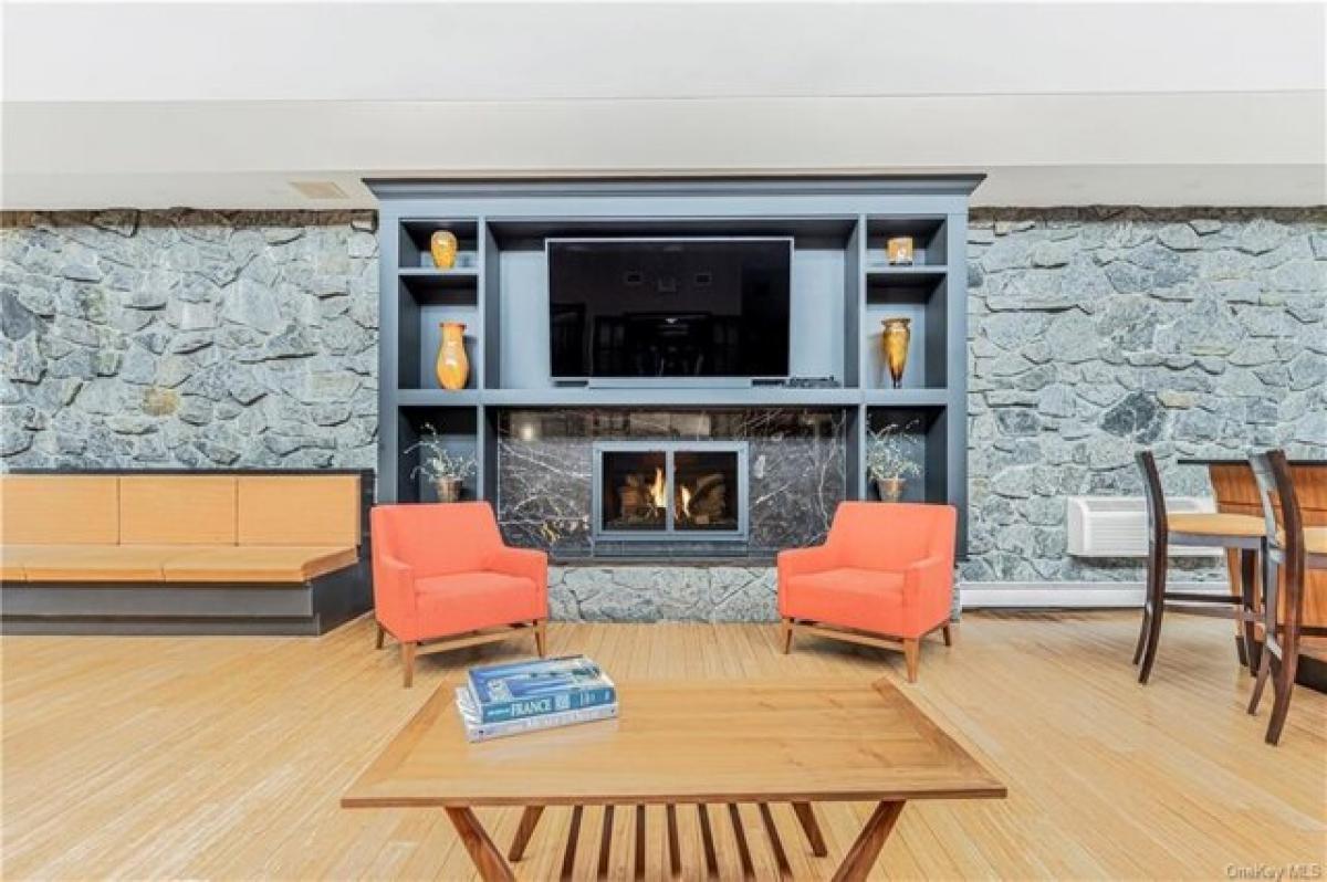 Picture of Home For Sale in Yonkers, New York, United States