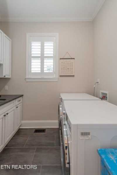 Home For Sale in Knoxville, Tennessee