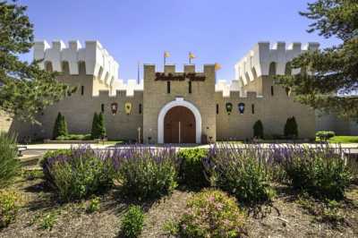 Home For Sale in Schaumburg, Illinois