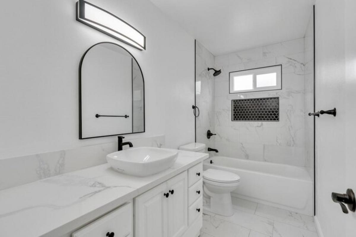 Picture of Home For Sale in Clovis, California, United States