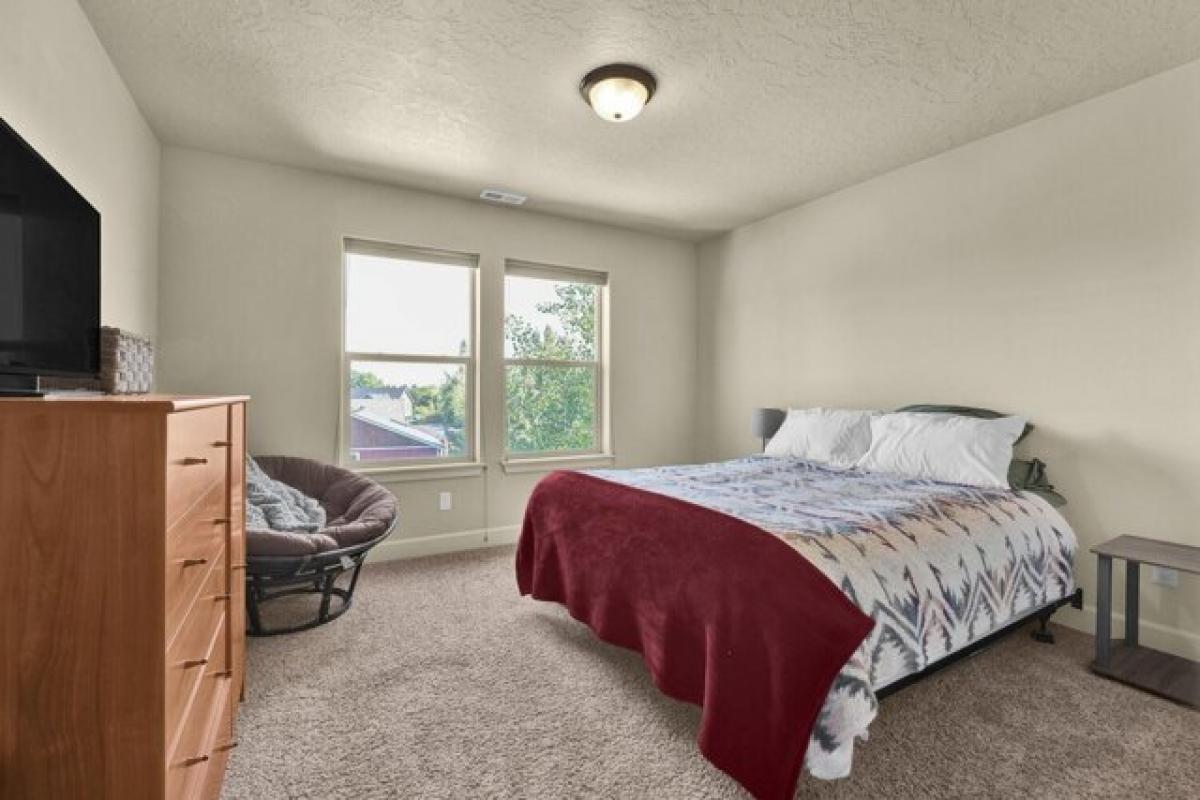 Picture of Home For Sale in Bend, Oregon, United States