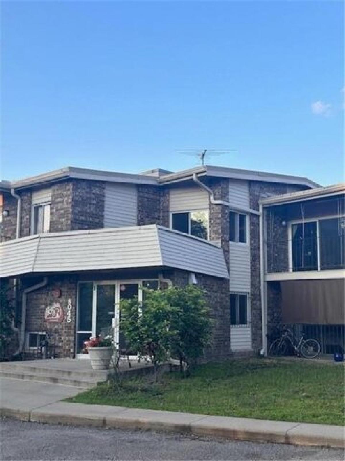 Picture of Home For Sale in Bloomington, Minnesota, United States