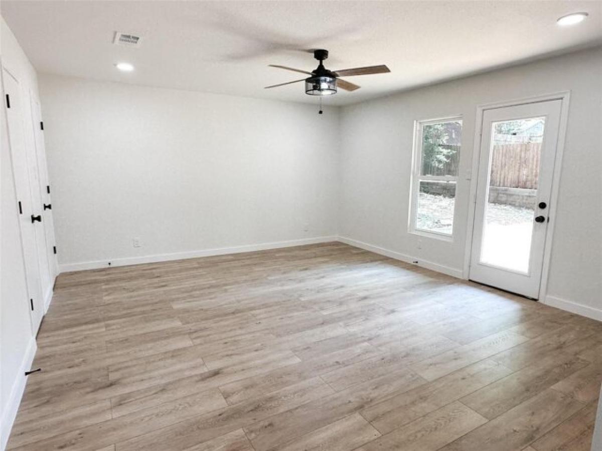 Picture of Home For Sale in Denton, Texas, United States