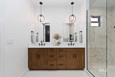 Home For Sale in Eagle, Idaho