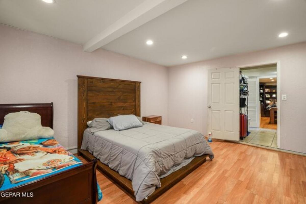 Picture of Home For Sale in El Paso, Texas, United States