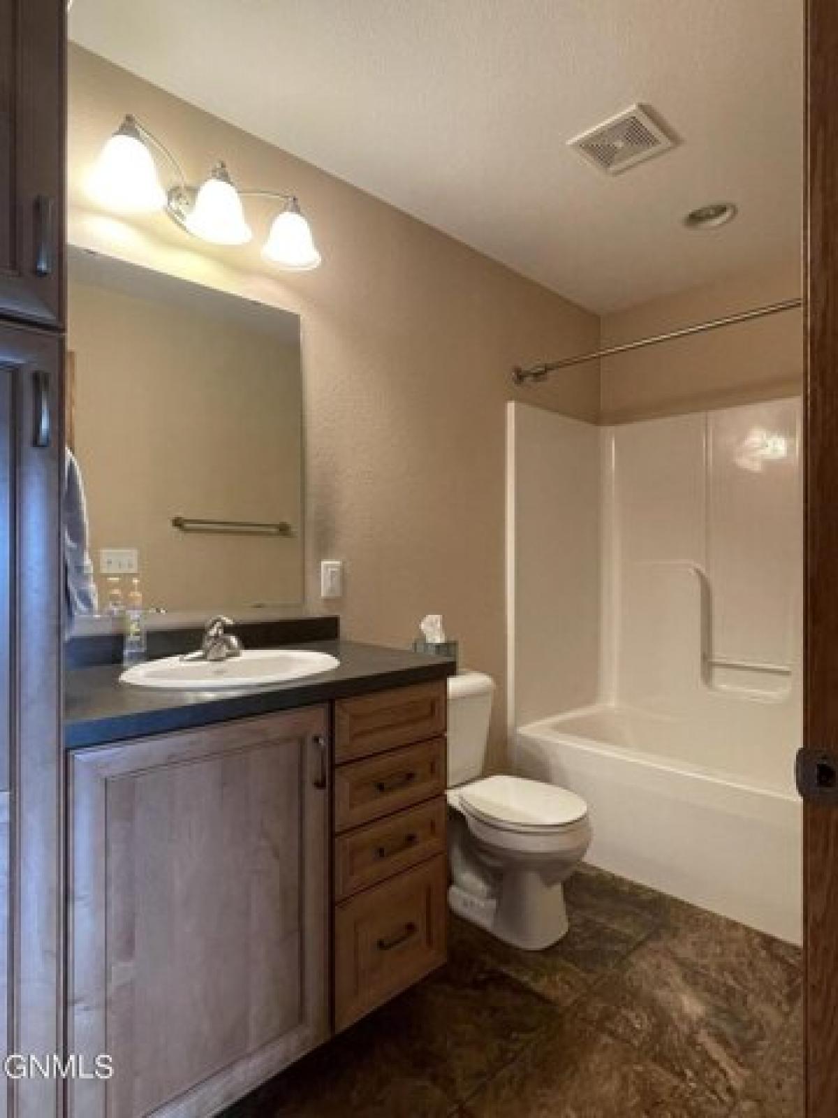 Picture of Home For Sale in Bismarck, North Dakota, United States