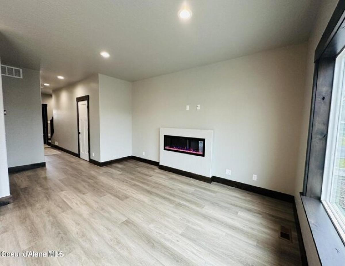 Picture of Home For Sale in Hayden, Idaho, United States