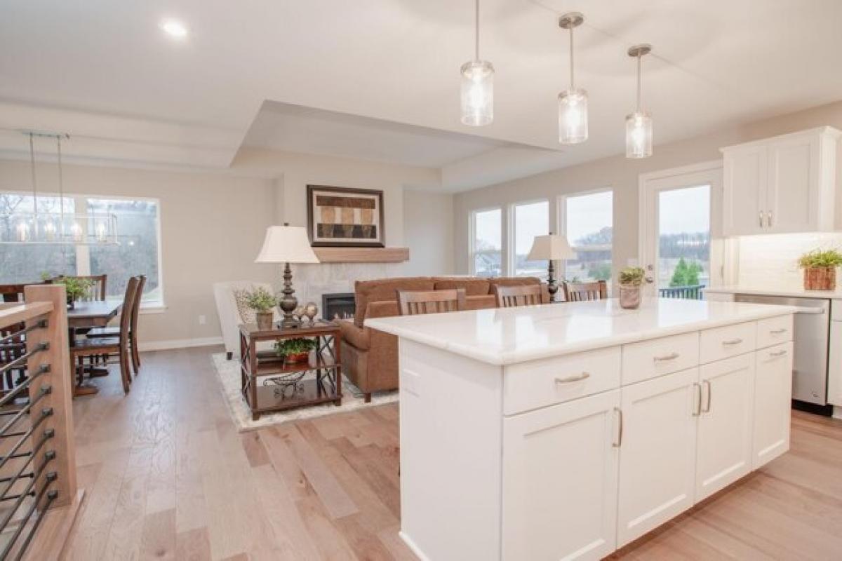 Picture of Home For Sale in Kalamazoo, Michigan, United States