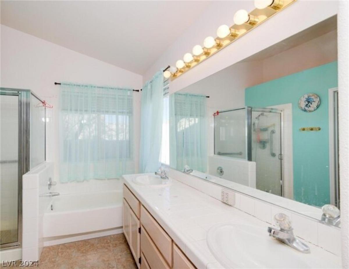 Picture of Home For Sale in Henderson, Nevada, United States