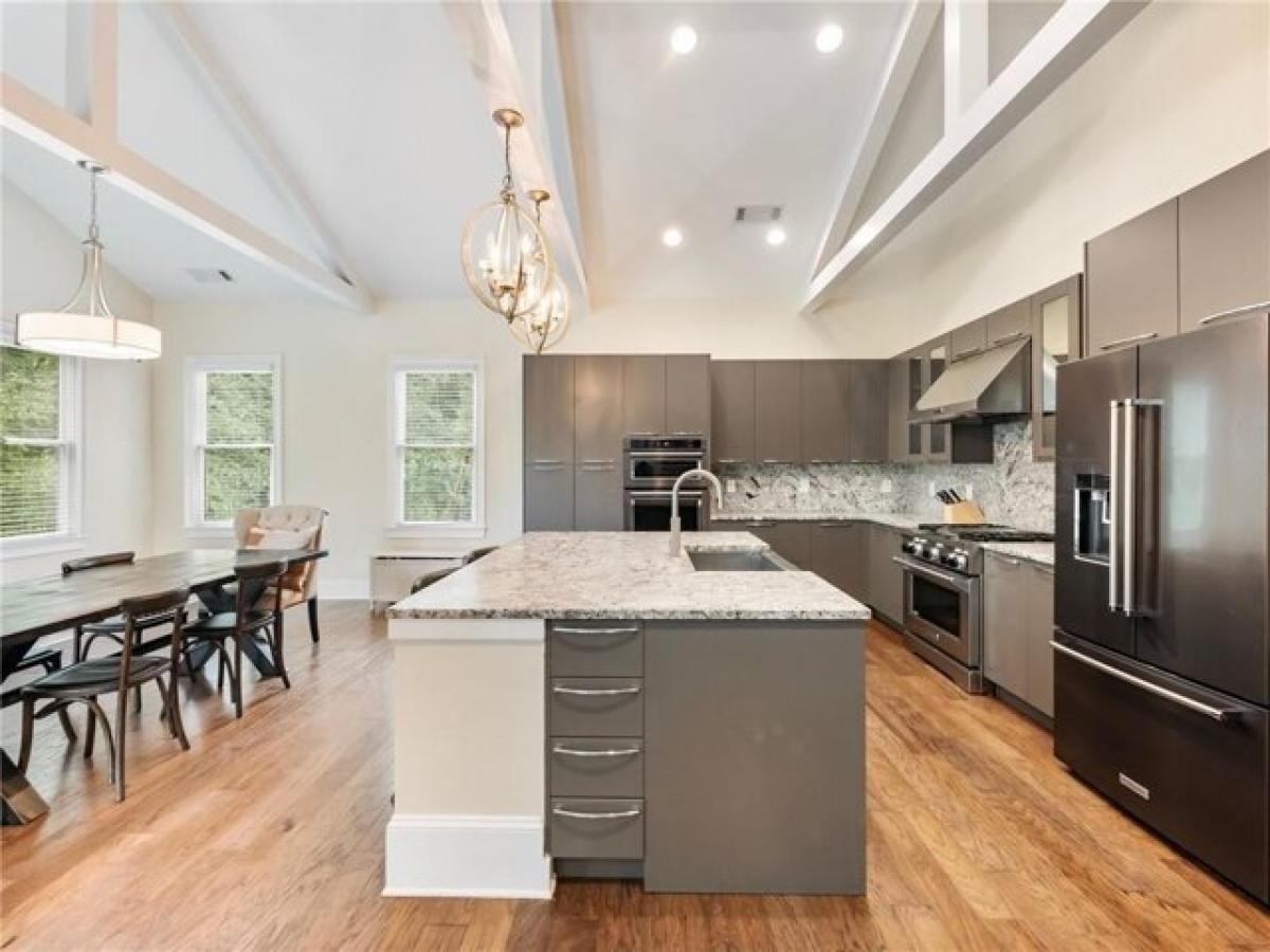 Picture of Home For Sale in Alpharetta, Georgia, United States