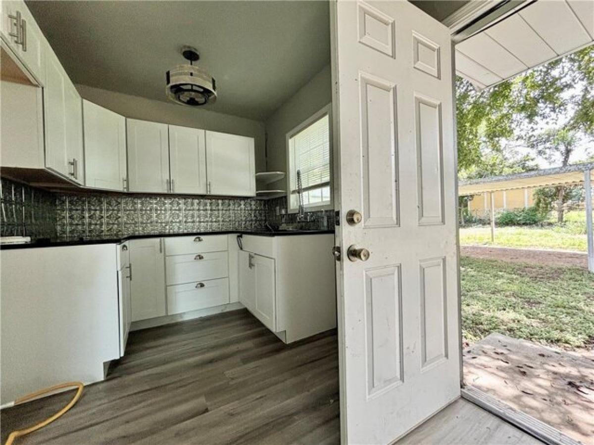 Picture of Home For Sale in Waco, Texas, United States