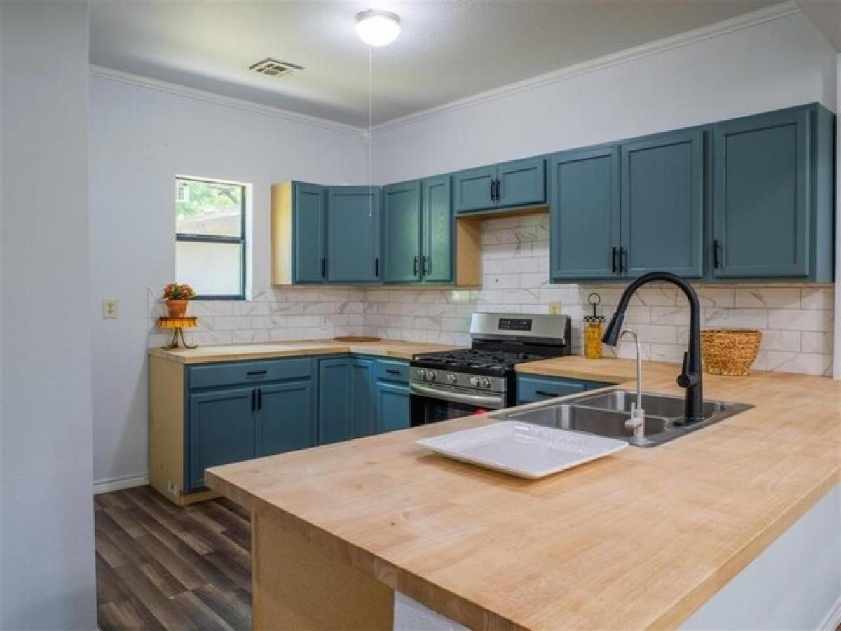 Picture of Home For Sale in Lawton, Oklahoma, United States