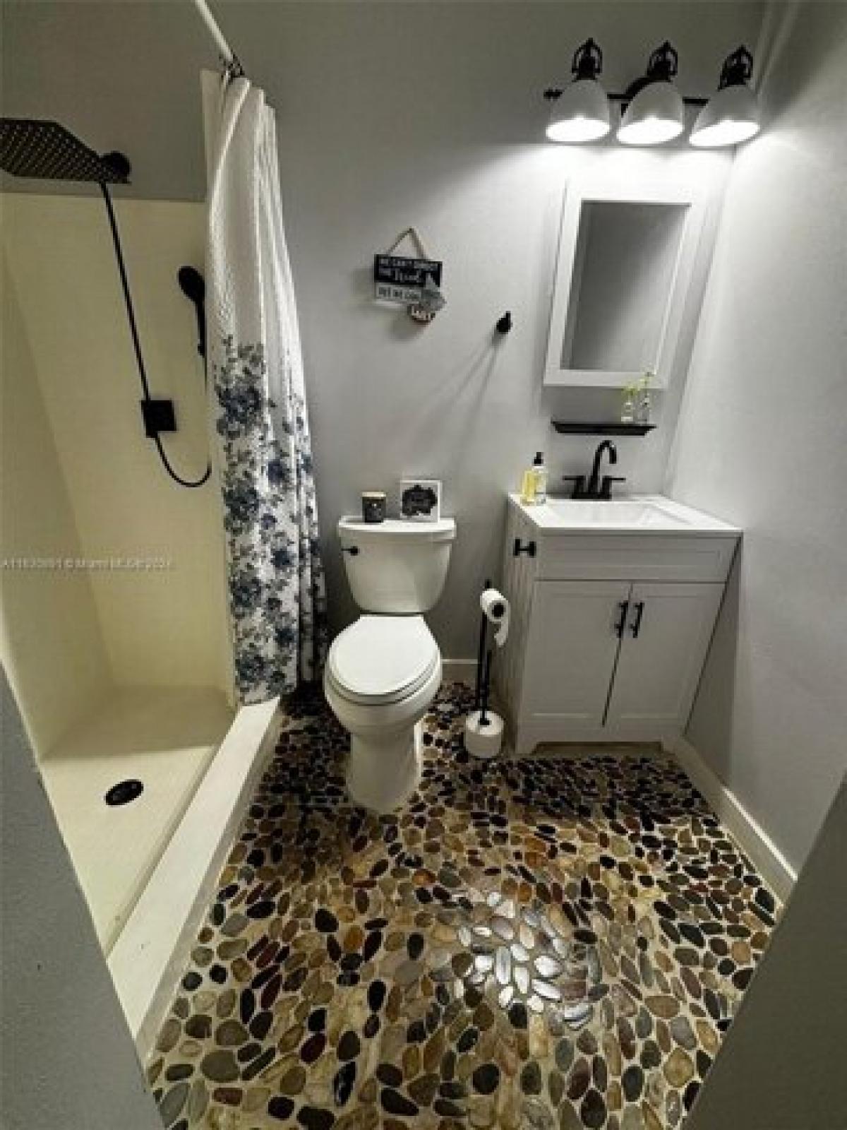 Picture of Home For Sale in North Fort Myers, Florida, United States