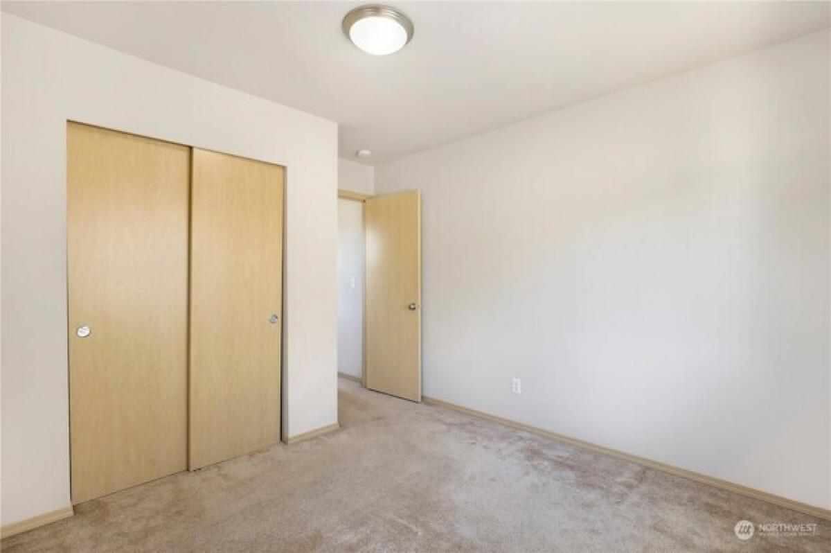 Picture of Home For Sale in Spanaway, Washington, United States