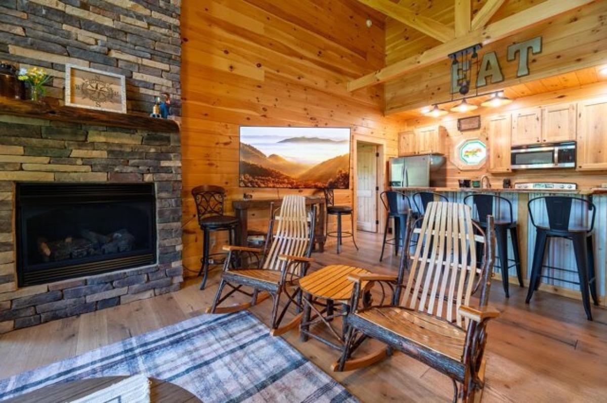 Picture of Home For Sale in Sevierville, Tennessee, United States