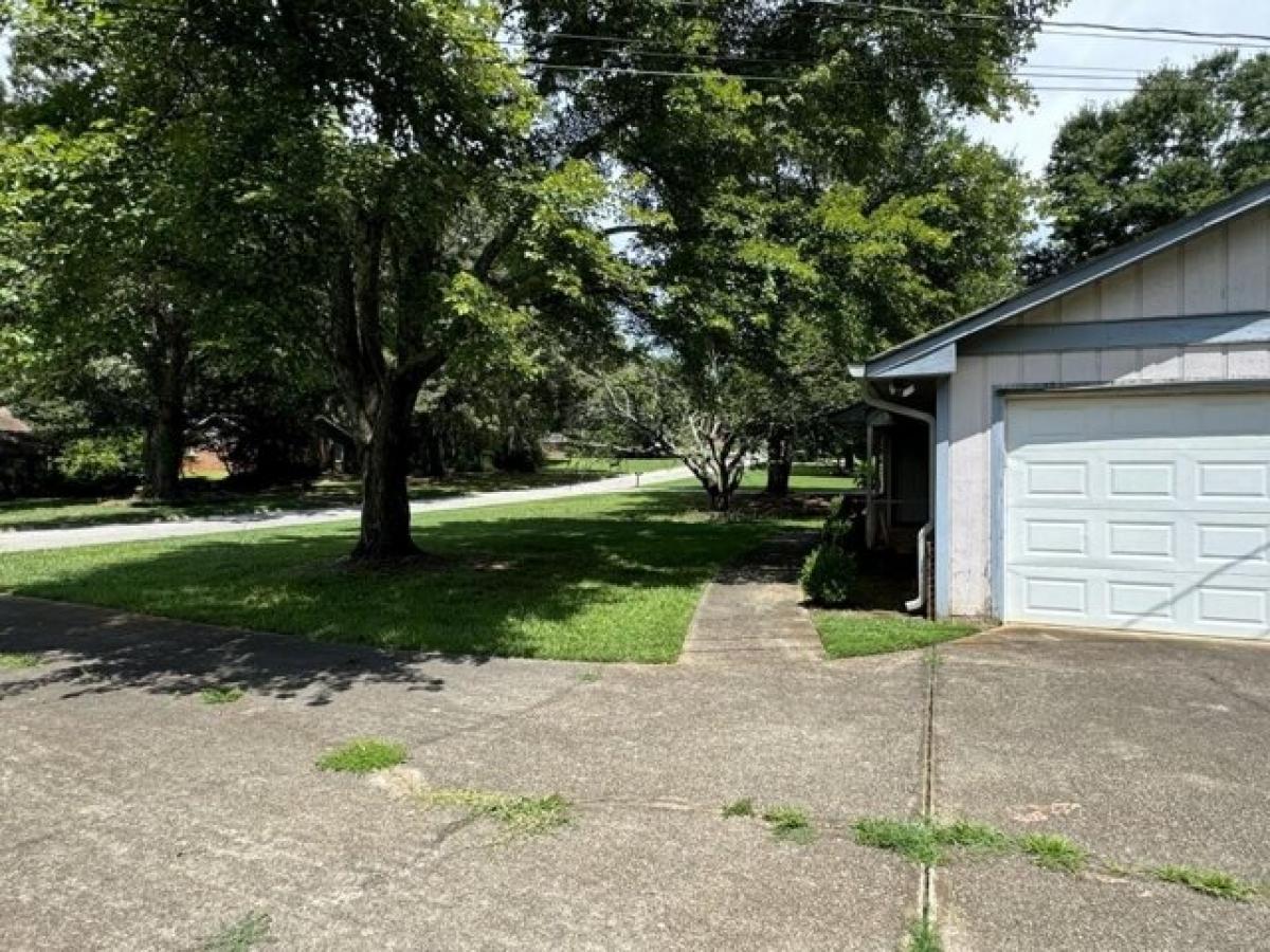 Picture of Home For Sale in Conyers, Georgia, United States