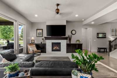 Home For Sale in Eagle, Idaho