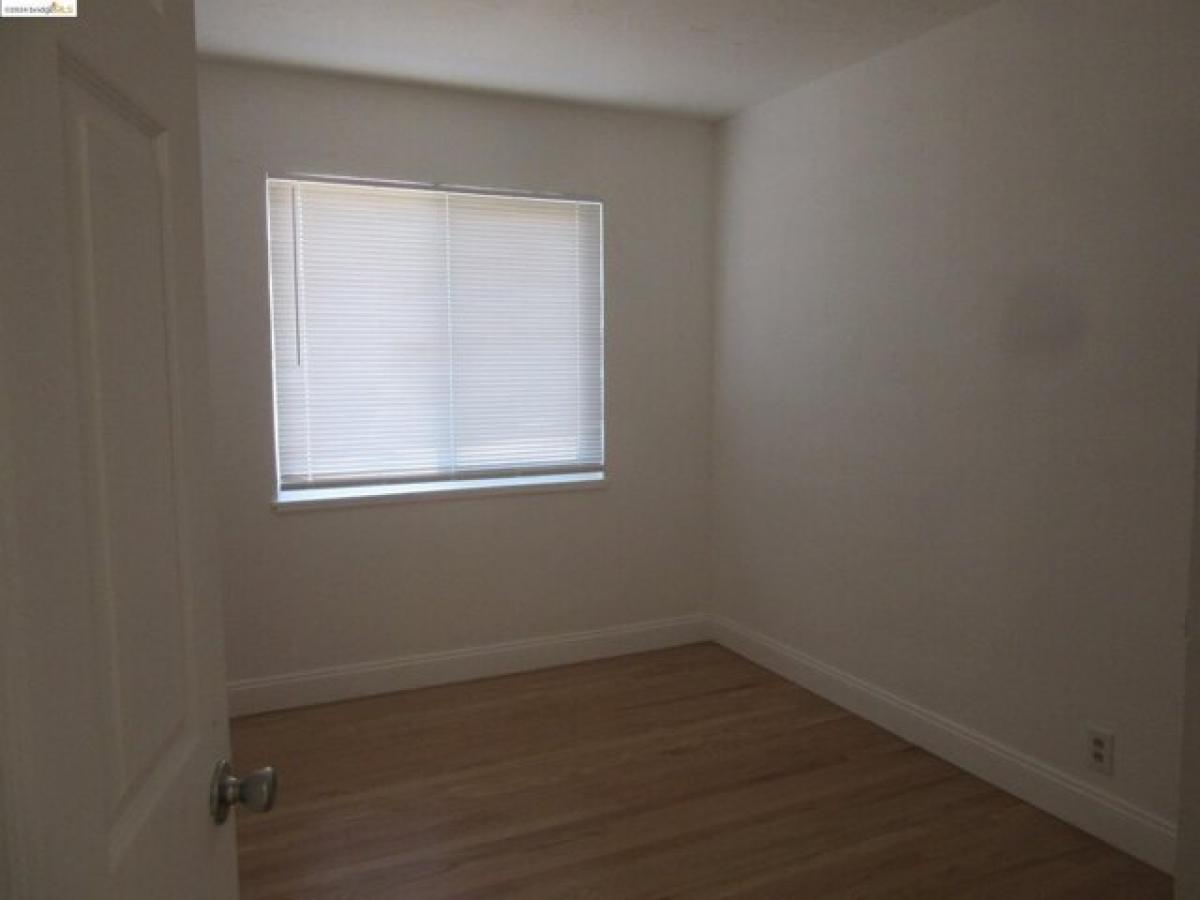 Picture of Home For Sale in Oakland, California, United States