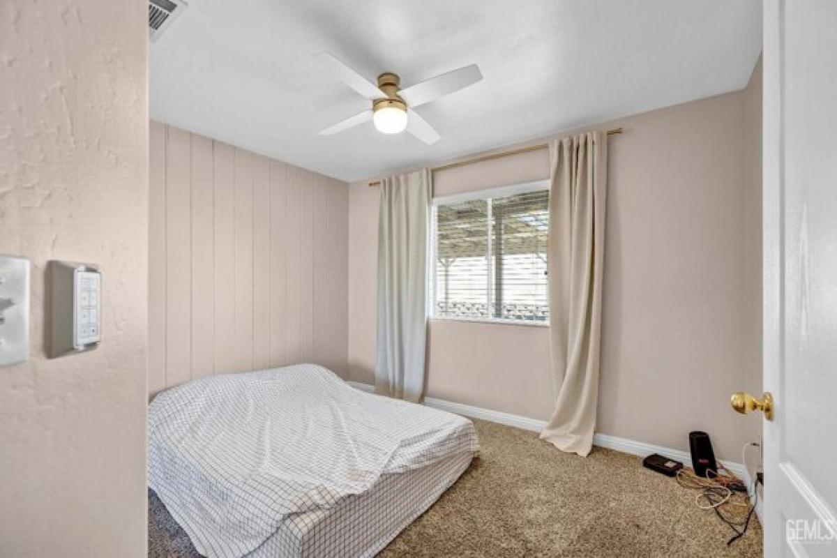 Picture of Home For Sale in Bakersfield, California, United States