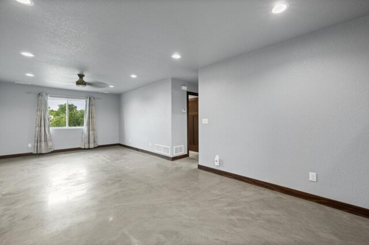 Picture of Home For Sale in Rapid City, South Dakota, United States