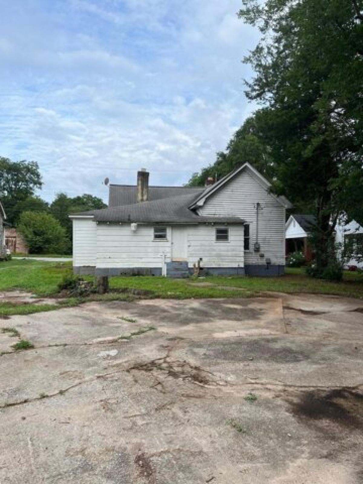 Picture of Home For Sale in Gaffney, South Carolina, United States