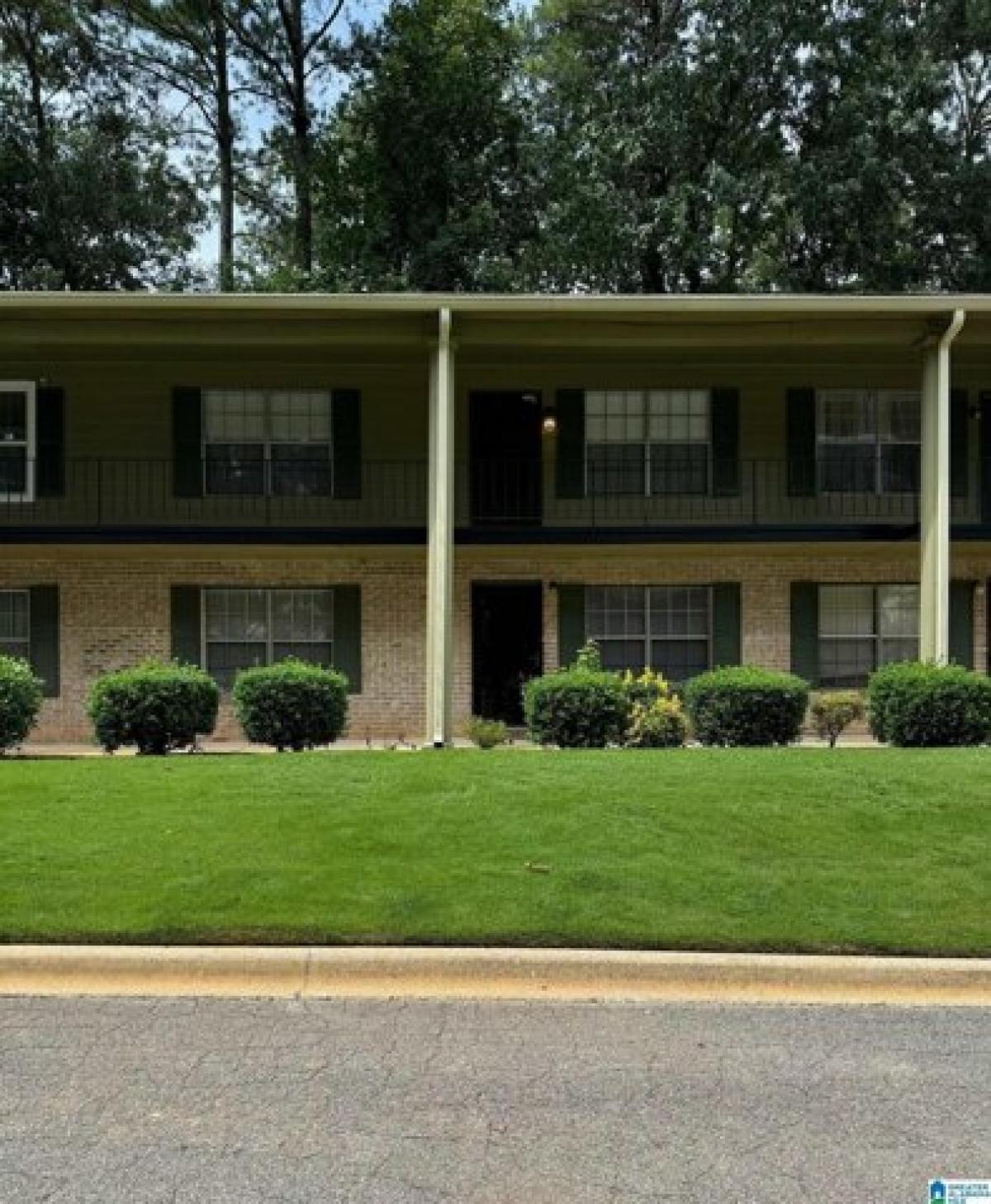 Picture of Home For Sale in Hoover, Alabama, United States