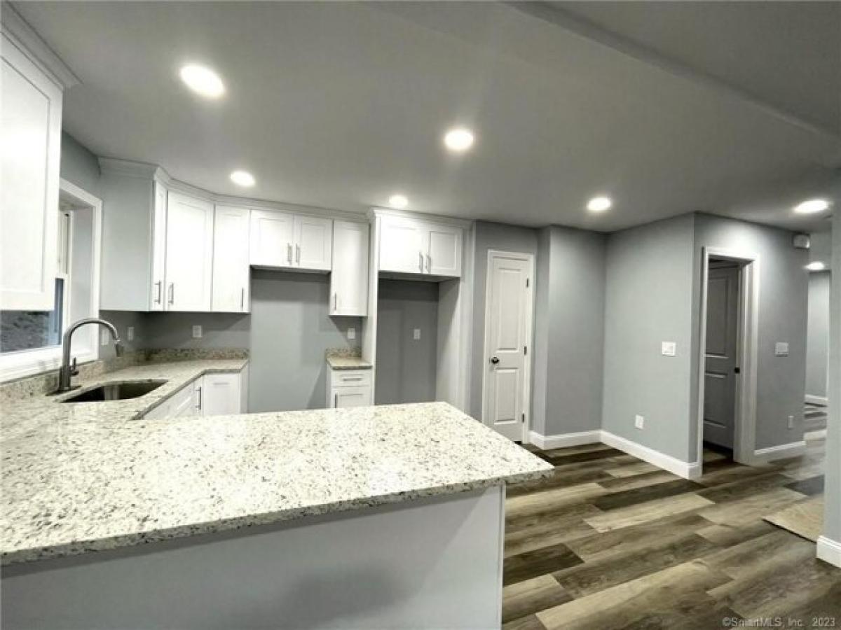 Picture of Home For Sale in Hartford, Connecticut, United States