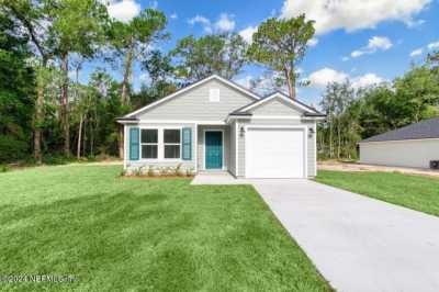 Home For Sale in Satsuma, Florida