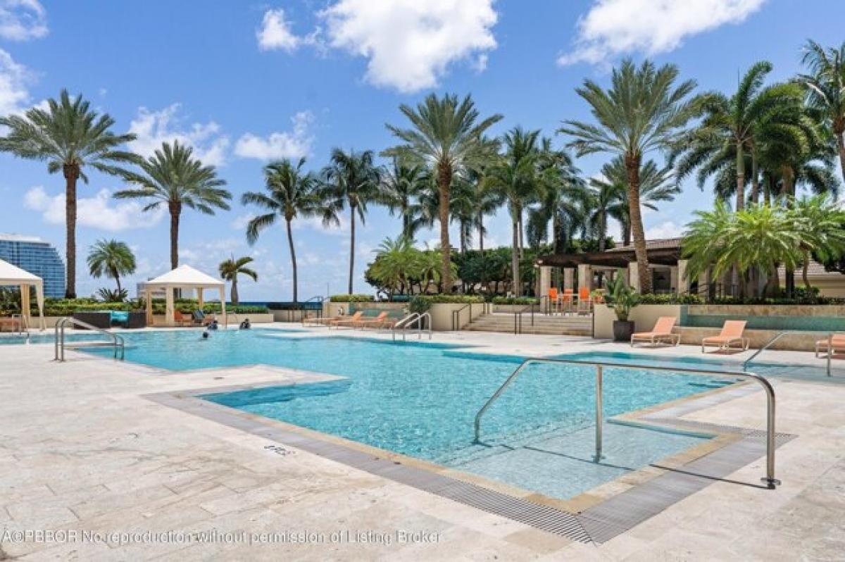 Picture of Home For Sale in West Palm Beach, Florida, United States