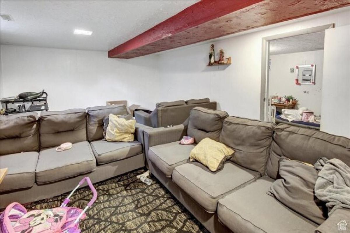 Picture of Home For Sale in West Valley City, Utah, United States