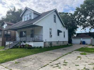 Home For Sale in Warren, Michigan