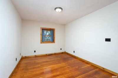 Home For Sale in Bettendorf, Iowa