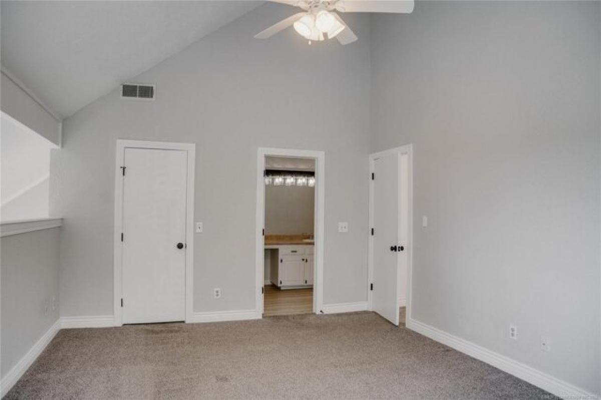 Picture of Home For Sale in Tulsa, Oklahoma, United States