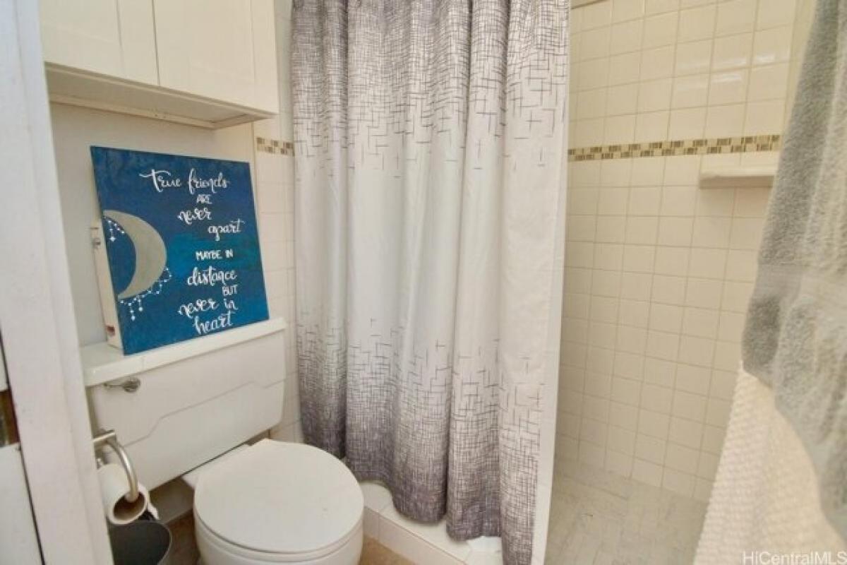 Picture of Home For Sale in Aiea, Hawaii, United States