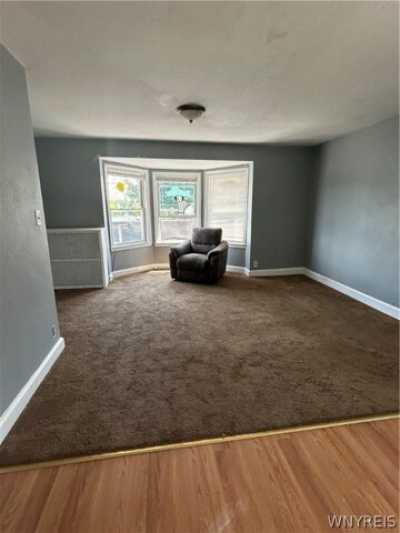 Home For Sale in Niagara Falls, New York