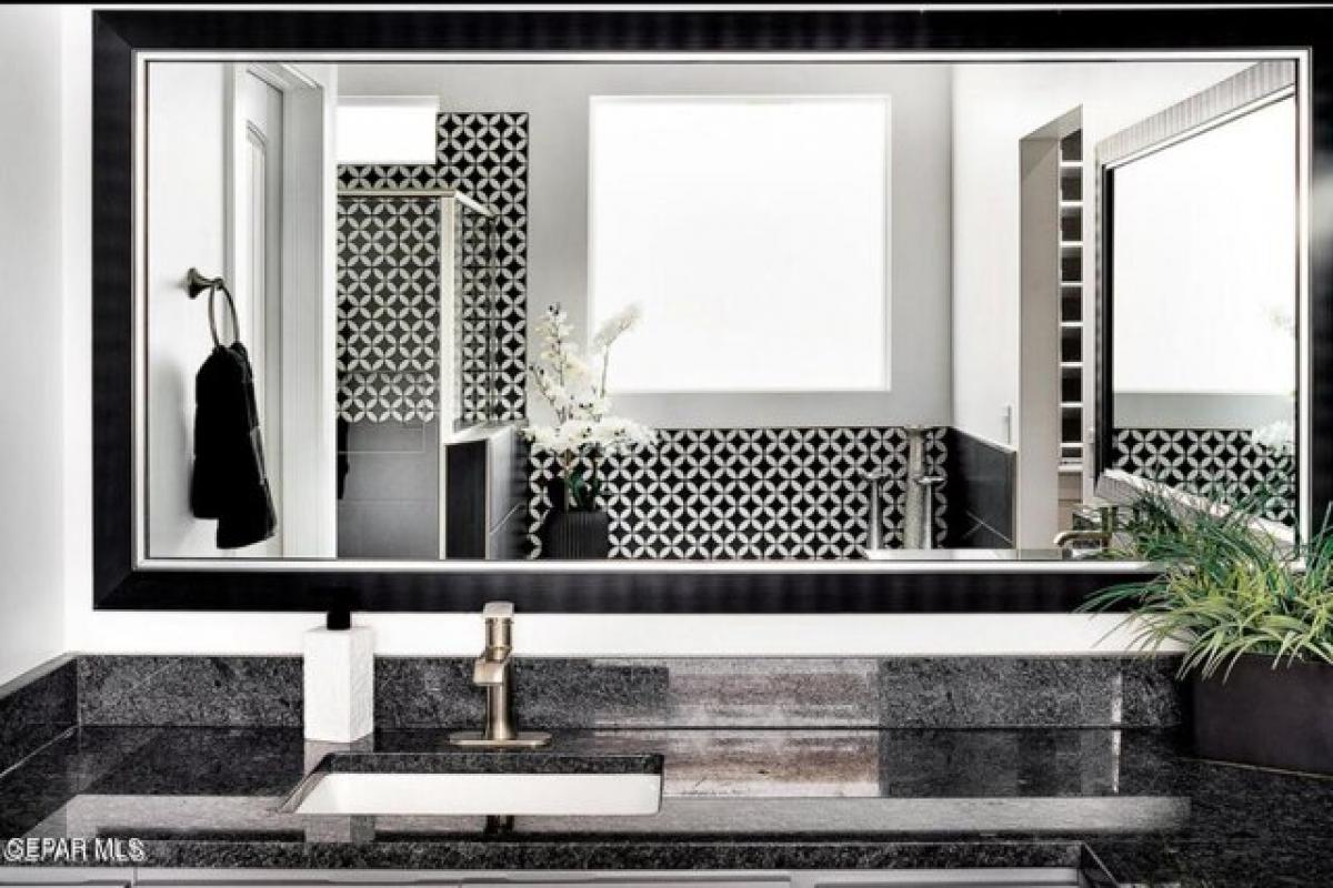 Picture of Home For Sale in Horizon City, Texas, United States