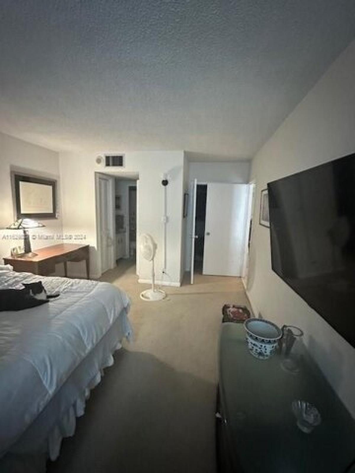 Picture of Home For Sale in Hallandale Beach, Florida, United States