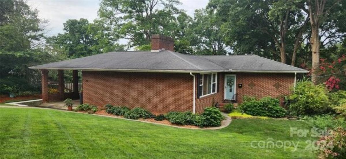 Picture of Home For Sale in Morganton, North Carolina, United States