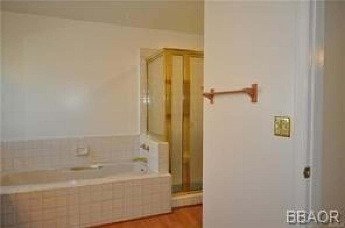 Picture of Home For Sale in Big Bear City, California, United States