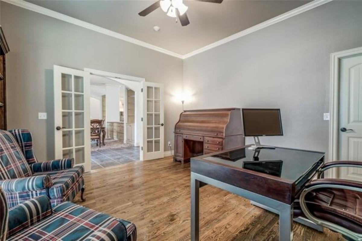 Picture of Home For Sale in Edmond, Oklahoma, United States