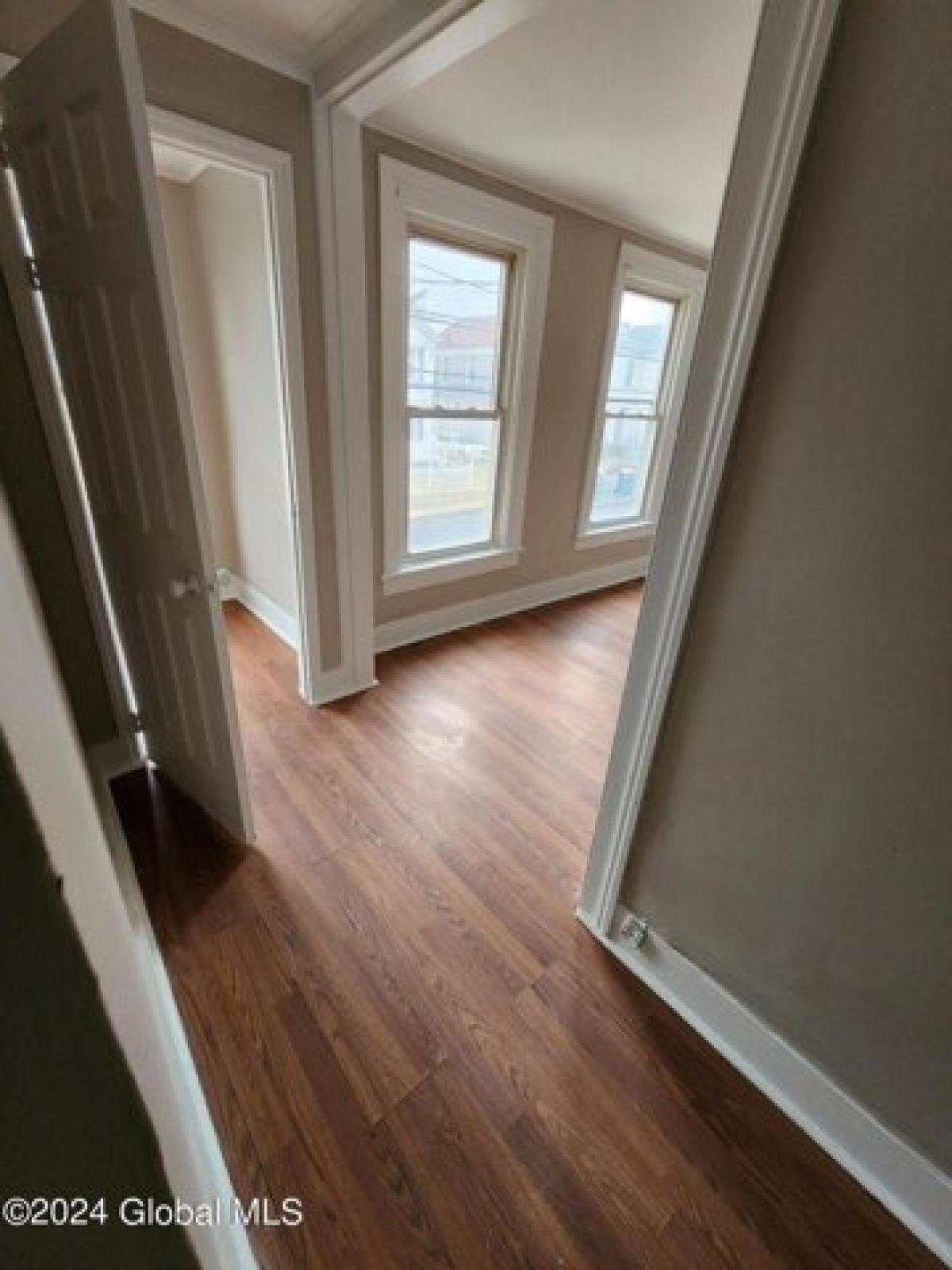 Picture of Home For Sale in Troy, New York, United States