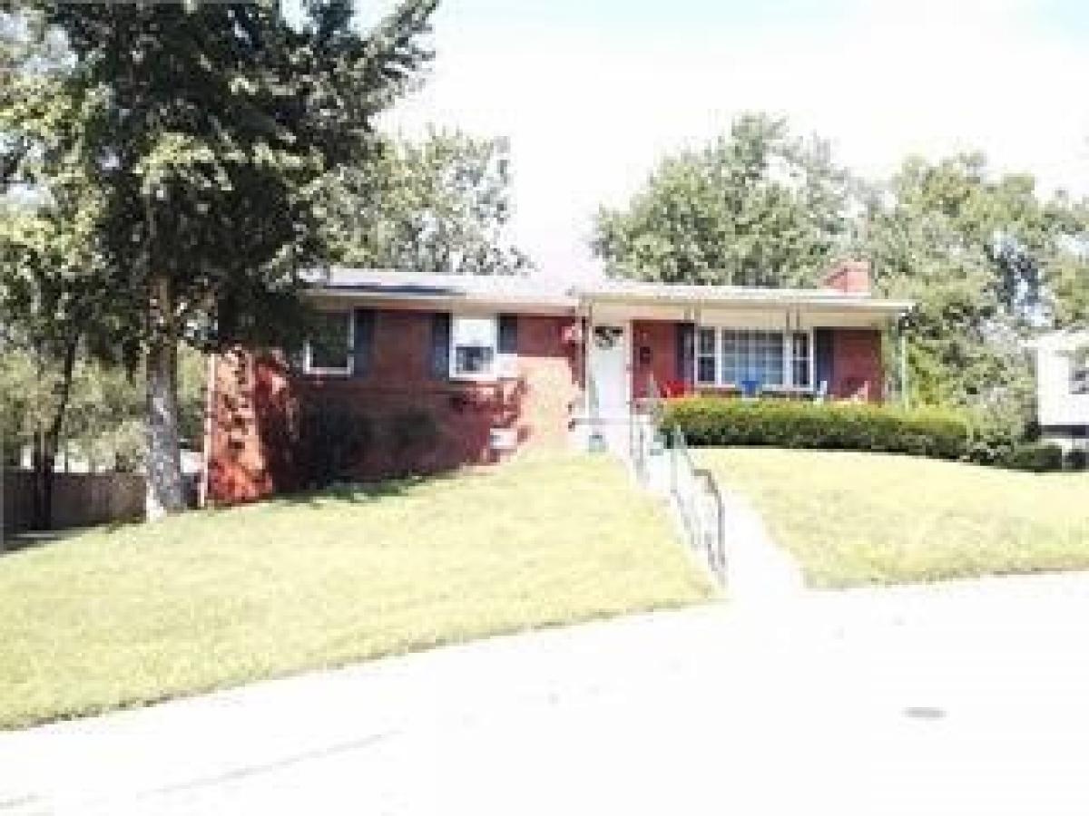 Picture of Home For Sale in Lexington, Kentucky, United States
