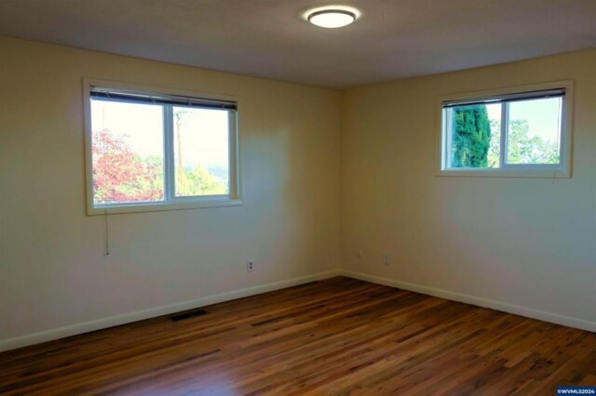 Picture of Home For Sale in Salem, Oregon, United States