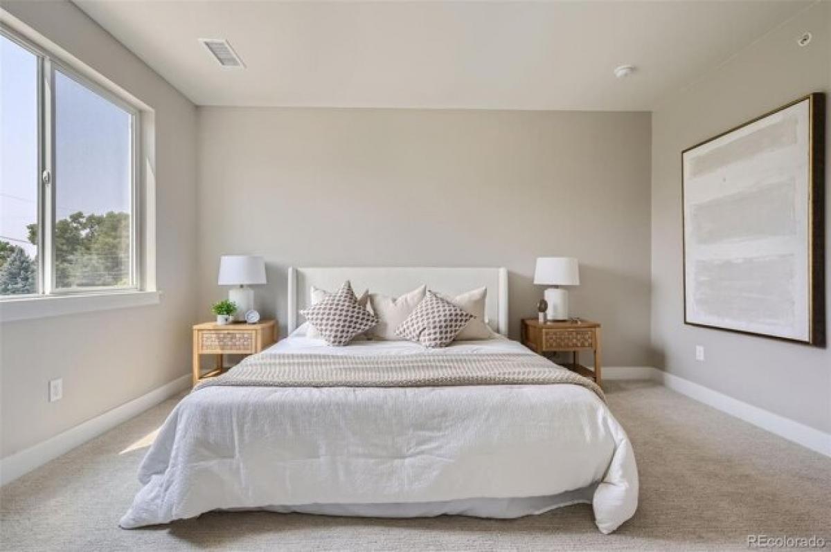 Picture of Home For Sale in Centennial, Colorado, United States